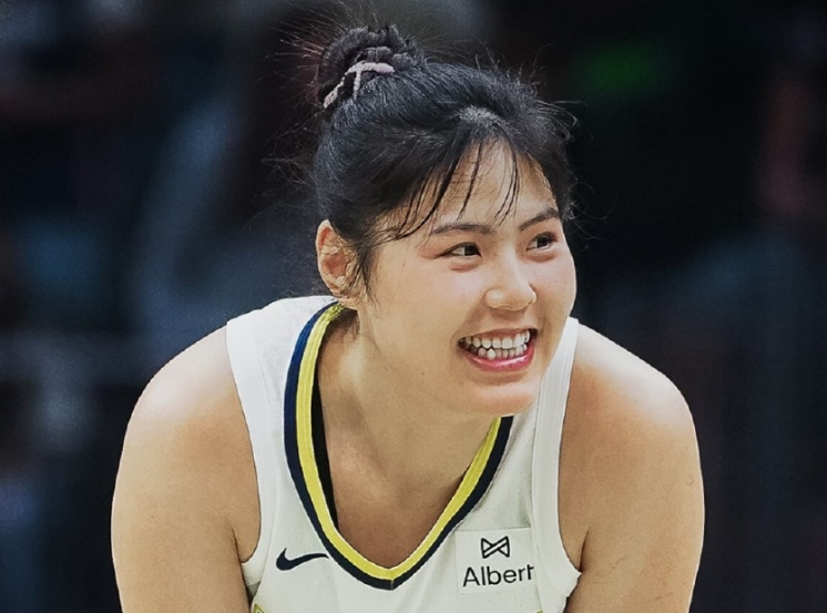 星空体育登陆首页-WNBA：李月汝仅4分钟3+1 飞翼险胜狂热揭幕战均破百历史首次